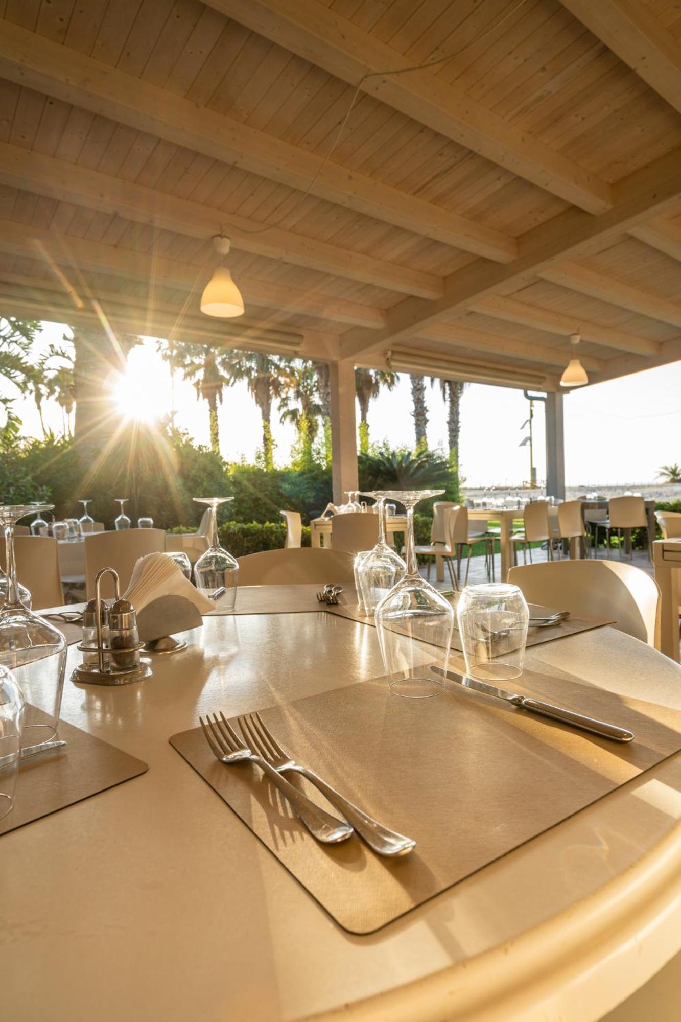 Le Dune Beach Club Messina Exterior foto
